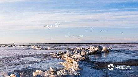 春的脚步近了！“高原蓝宝石”青海湖冰雪正消融