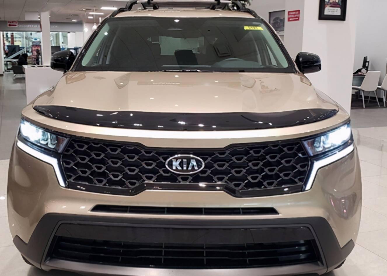 2.5t引擎 8at,尺寸媲美汉兰达,全新起亚索兰托到店