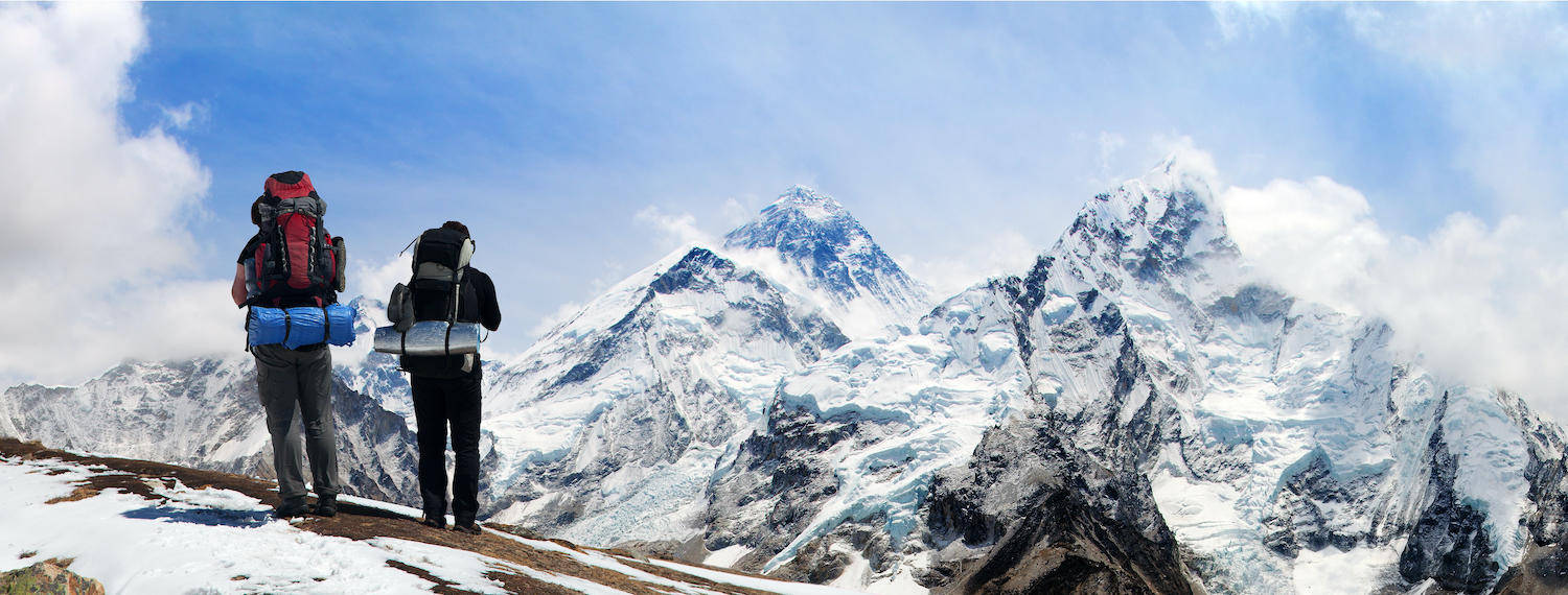 时隔一年尼泊尔重新开放珠峰 已有中国登山者出发 不过…想爬山没那么容易