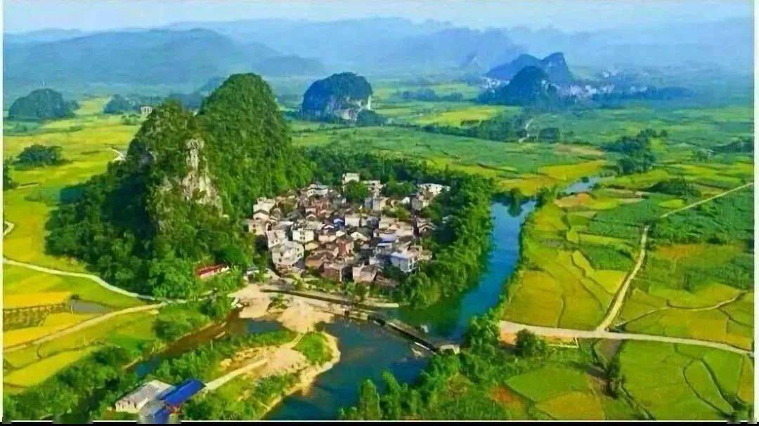 永乐镇西面,因后山屹立如骏马而得名,白马屯有104户470余人,是全县