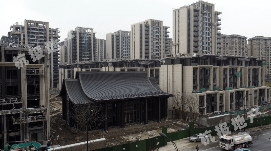 葛洲坝龙湖中国府全貌目前,项目建设已进入后期,但售楼处依未开放.