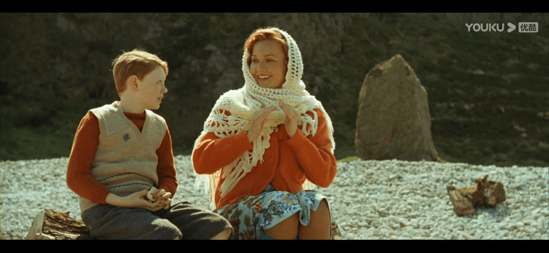 周末影院彩虹照耀爱尔兰海风下彩虹般的美丽妈妈