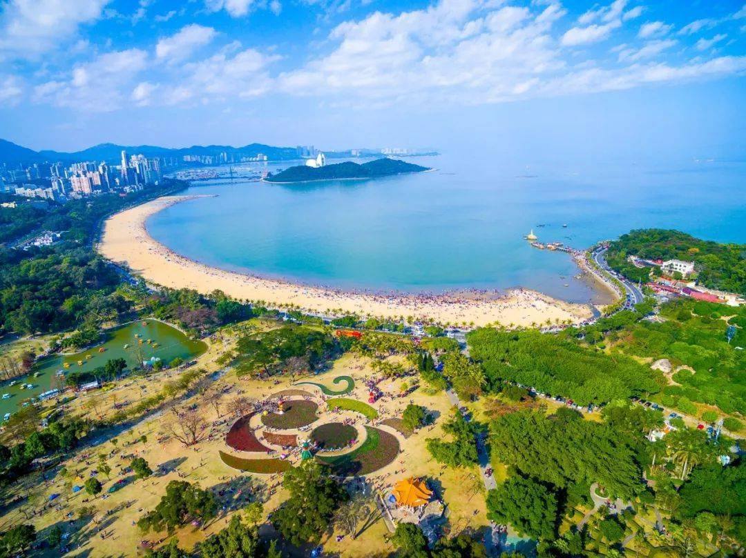 香炉湾沙滩全景航拍,香洲正方供图冯立文介绍,实施海天公园沙滩修复