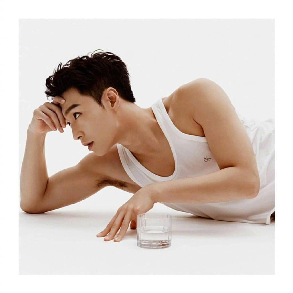 张艺兴calvinklein宣传图释出释放真我不设限