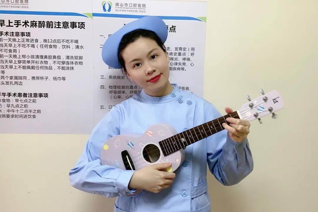 网友狂赞佛山护士姐姐在病房又弹又唱