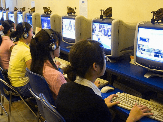 网吧曾是不少8090后的童年回忆如今却陷入关门潮