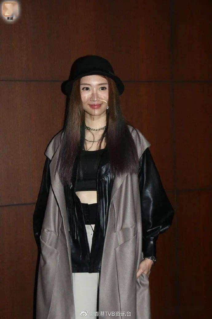 tvb资讯台 w博:@香港tvb资讯台艺人罗天宇与同母异父弟弟胡20,以及