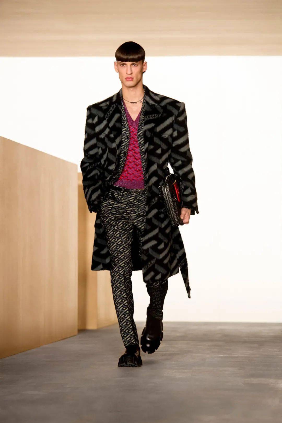 秀场直击versace2021秋冬系列