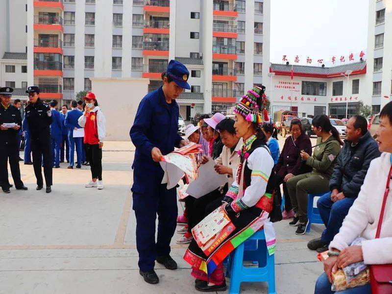 【保山施甸】深入易地扶贫搬迁小区开展"学雷锋 志愿服务活动