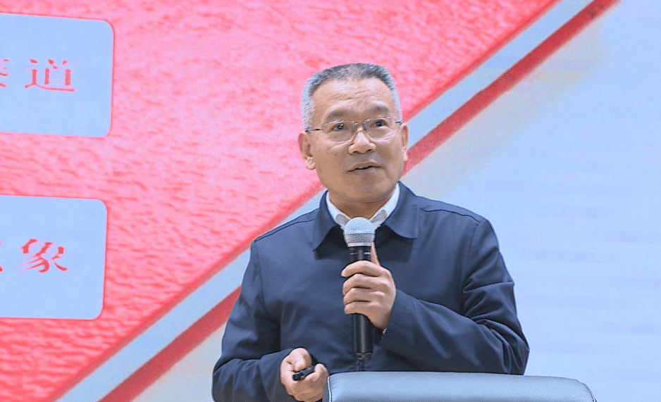 敲黑板这场结业式上胡启生市长作报告重点都在这里