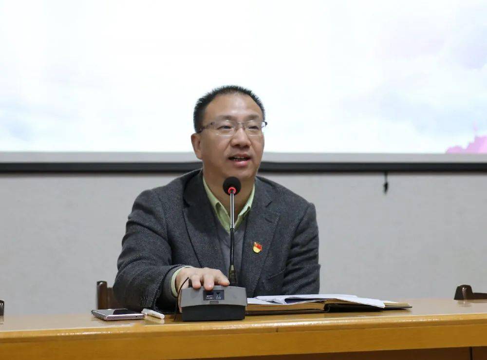 市教育局党委副书记刘有文从抓好系统庆祝建党百年活动,切实推进党史