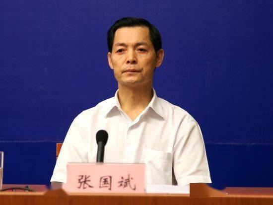 张国斌2011年至2013年,芦忠接受时任省经信委副主任张国斌之托,利用其