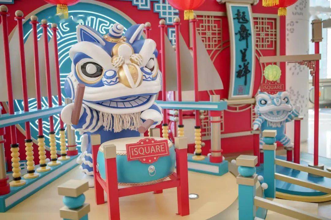 金狮舞动贺新岁香港isquare国际广场新春美陈