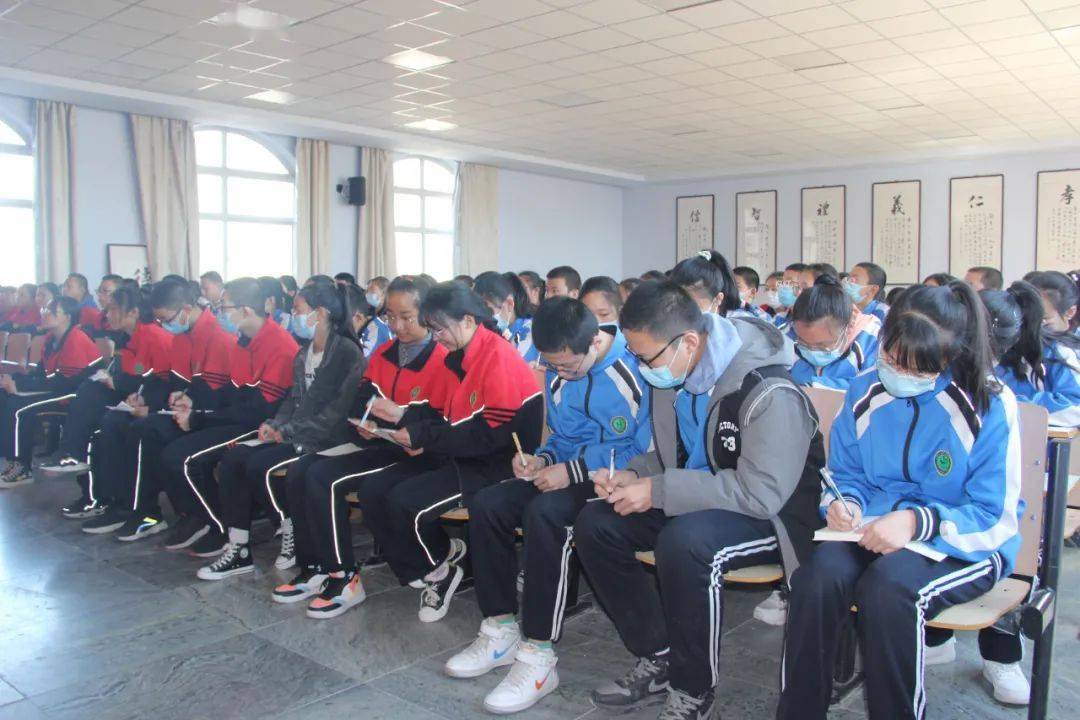 多伦县团委深入第四中学开展铸牢中华民族共同体意识暨学党史强信念跟