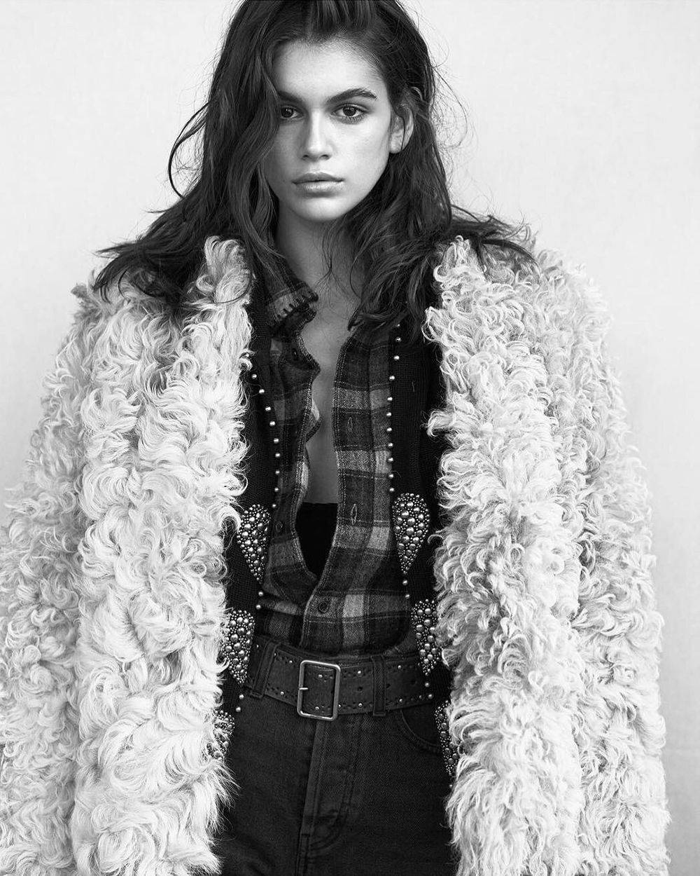 超模kaia gerber 将出演《美国恐怖故事》第十季!