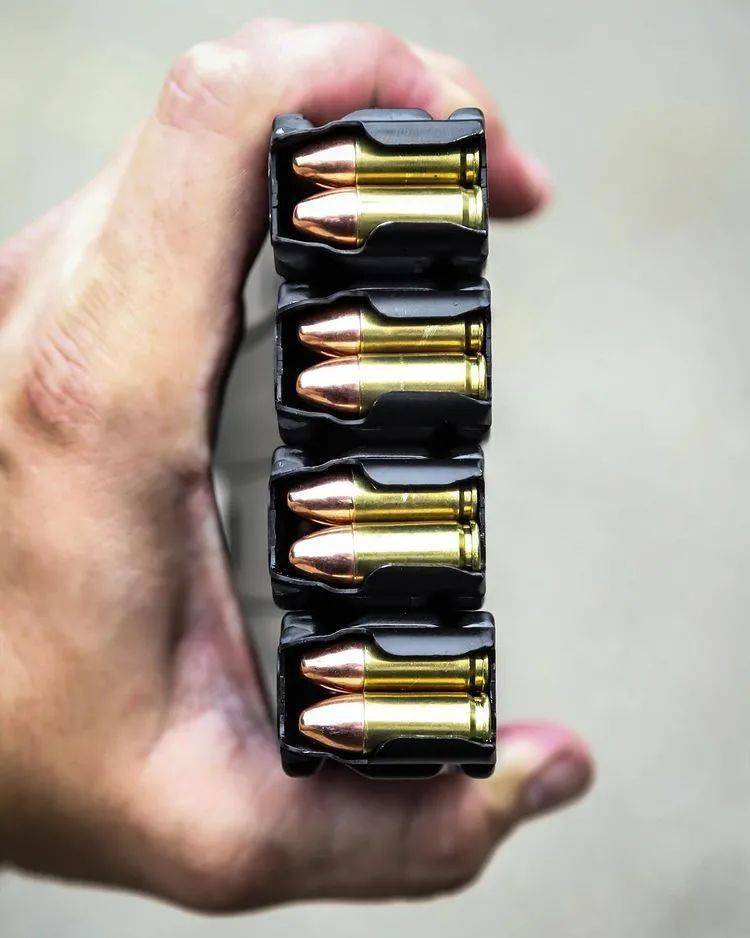 【暴躁老哥如何保持稳定输出】kci公司弹匣弹鼓美图