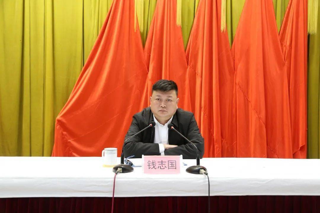 镇党委委员,副镇长钱志国主持会议,并提出工作要求工作回顾▲入企宣传
