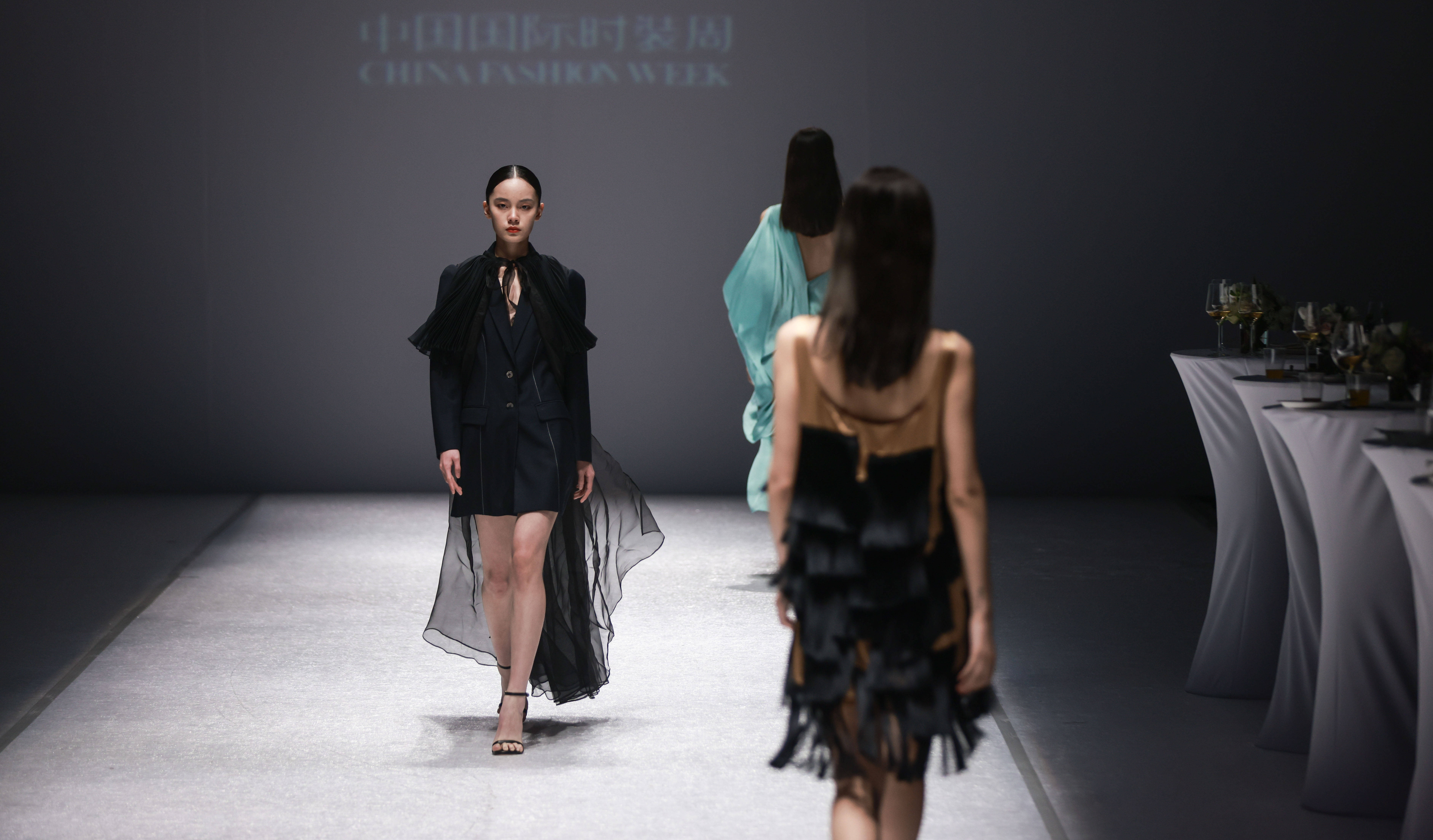 中国时装透露服装展图片