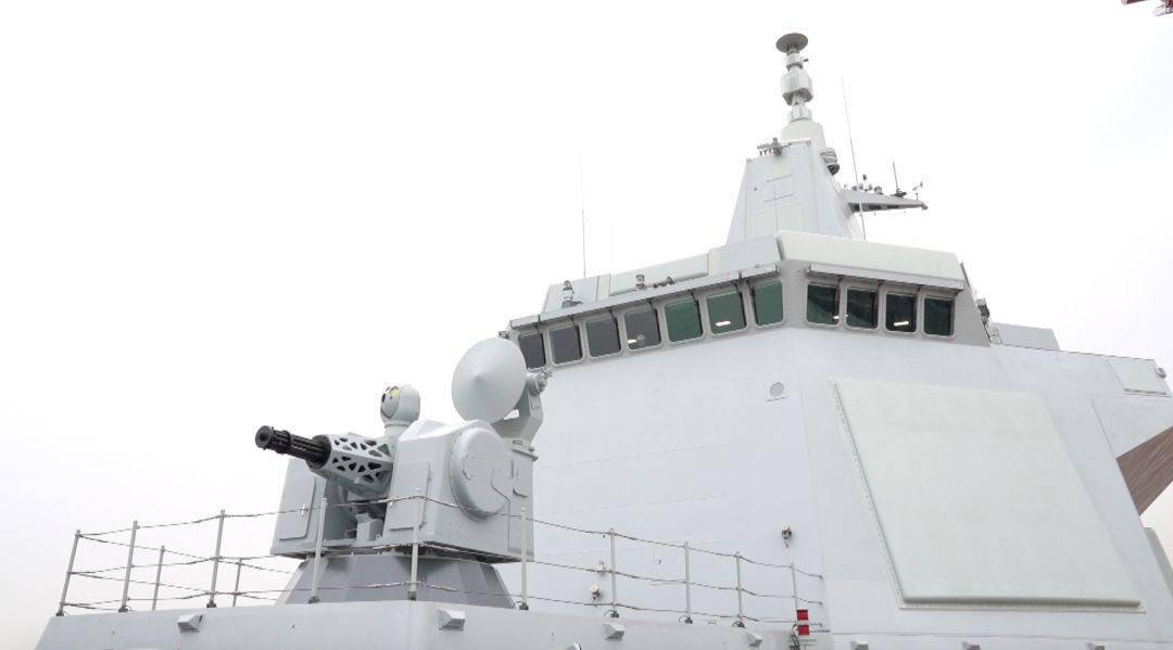 舷号102!南昌舰的"弟弟"拉萨舰,正式入列!