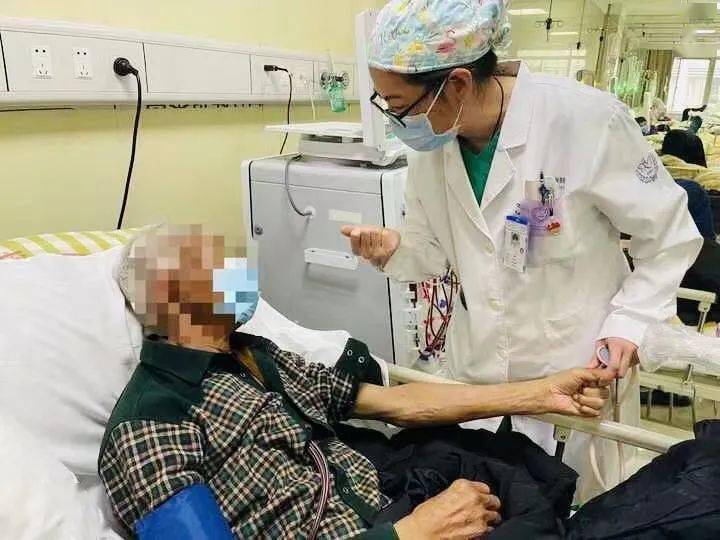 女人怎么会得尿毒症 d1581f8def3445c8a55d8199b0f9705d.jpeg