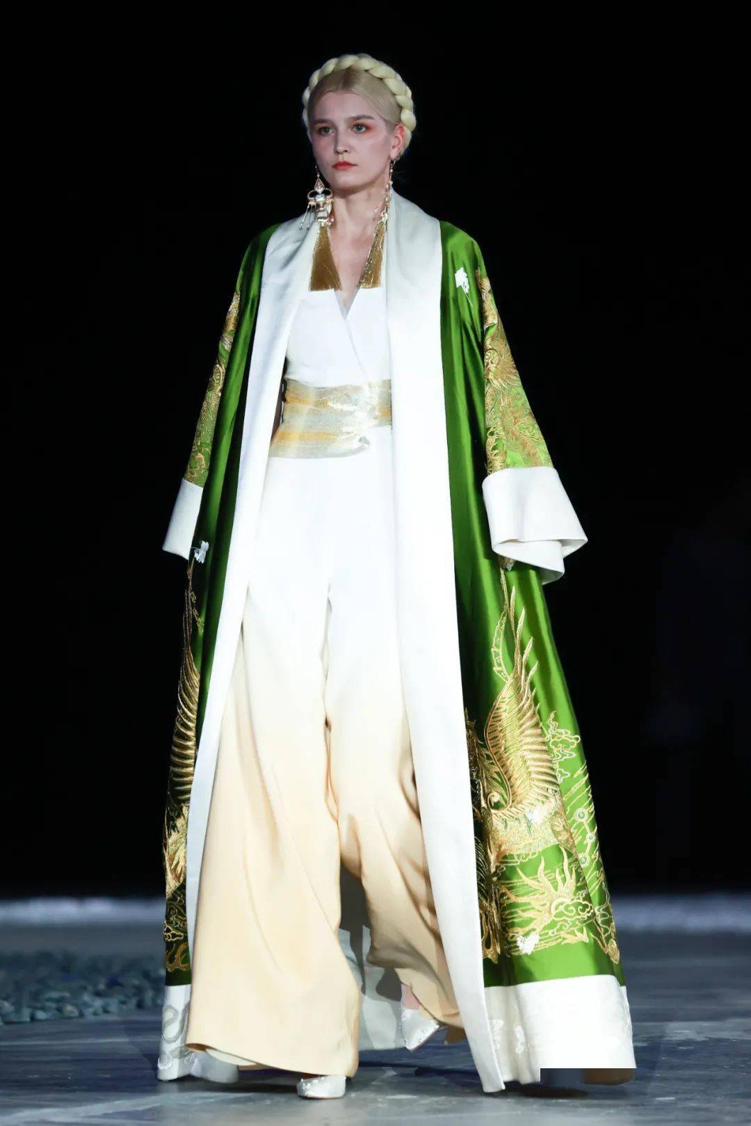 中国结湘绣太极东方元素居然可以做得这么飒