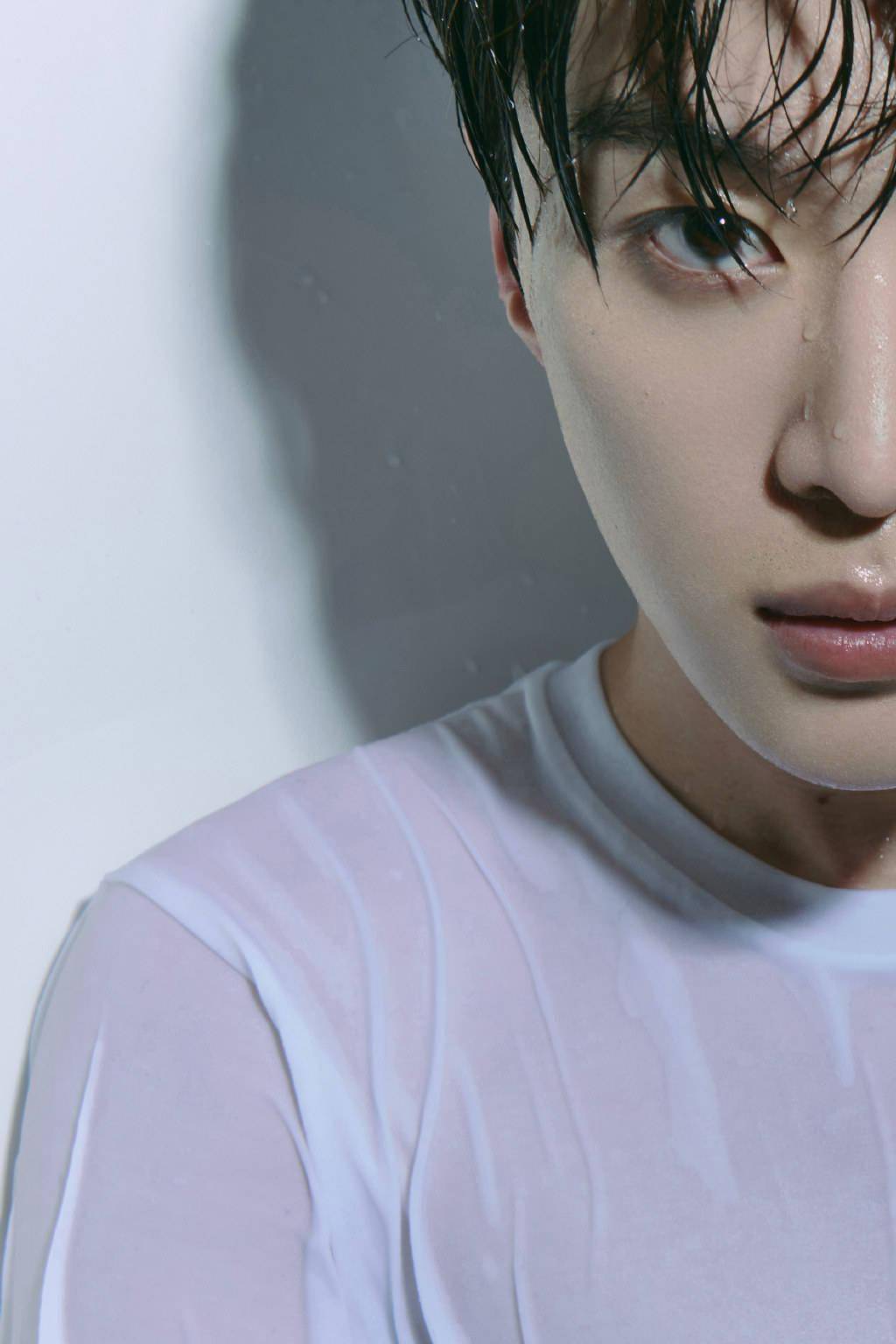 范丞丞浴缸湿身大片惊喜公开 眼泪不争气的从嘴角留下来!