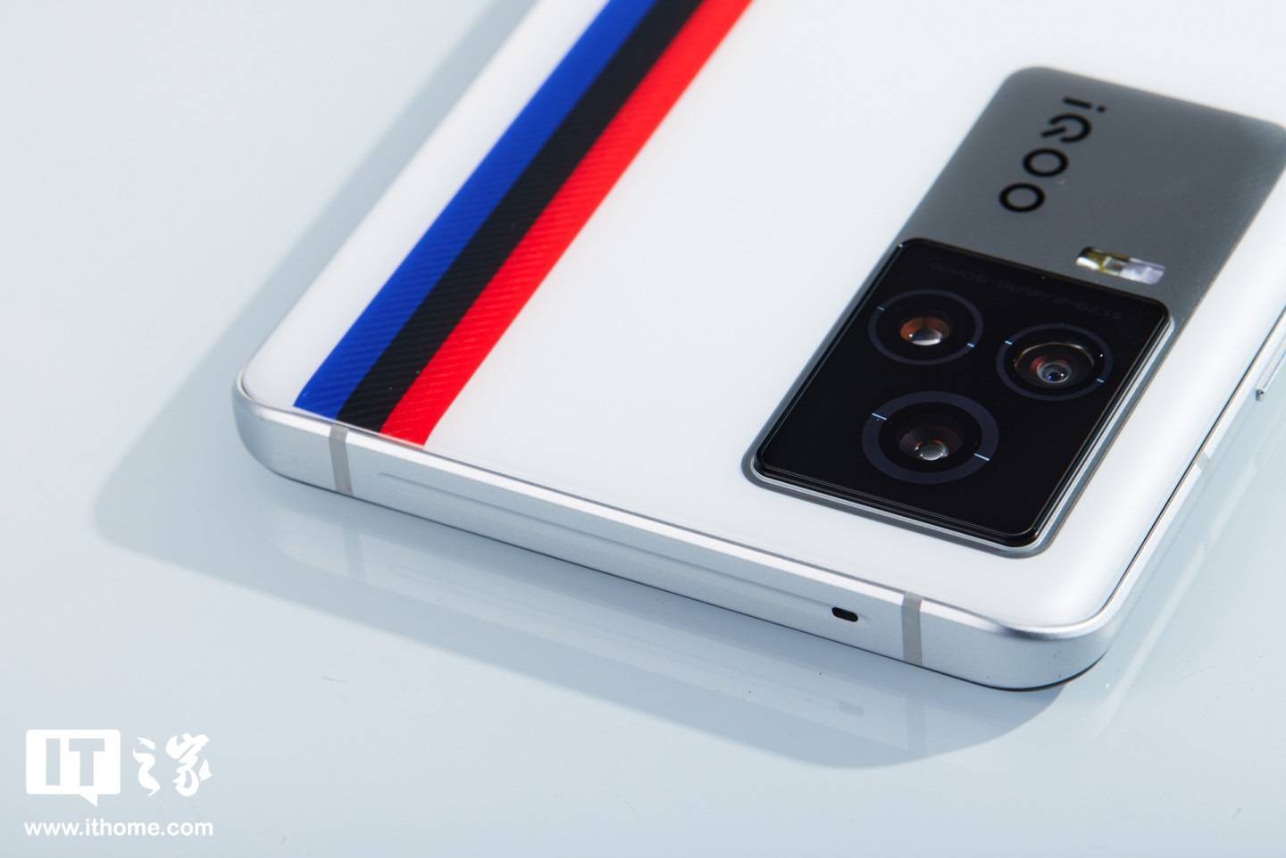 iqoo 7 荣获 2021 红点设计大奖,即日起全面现货售卖