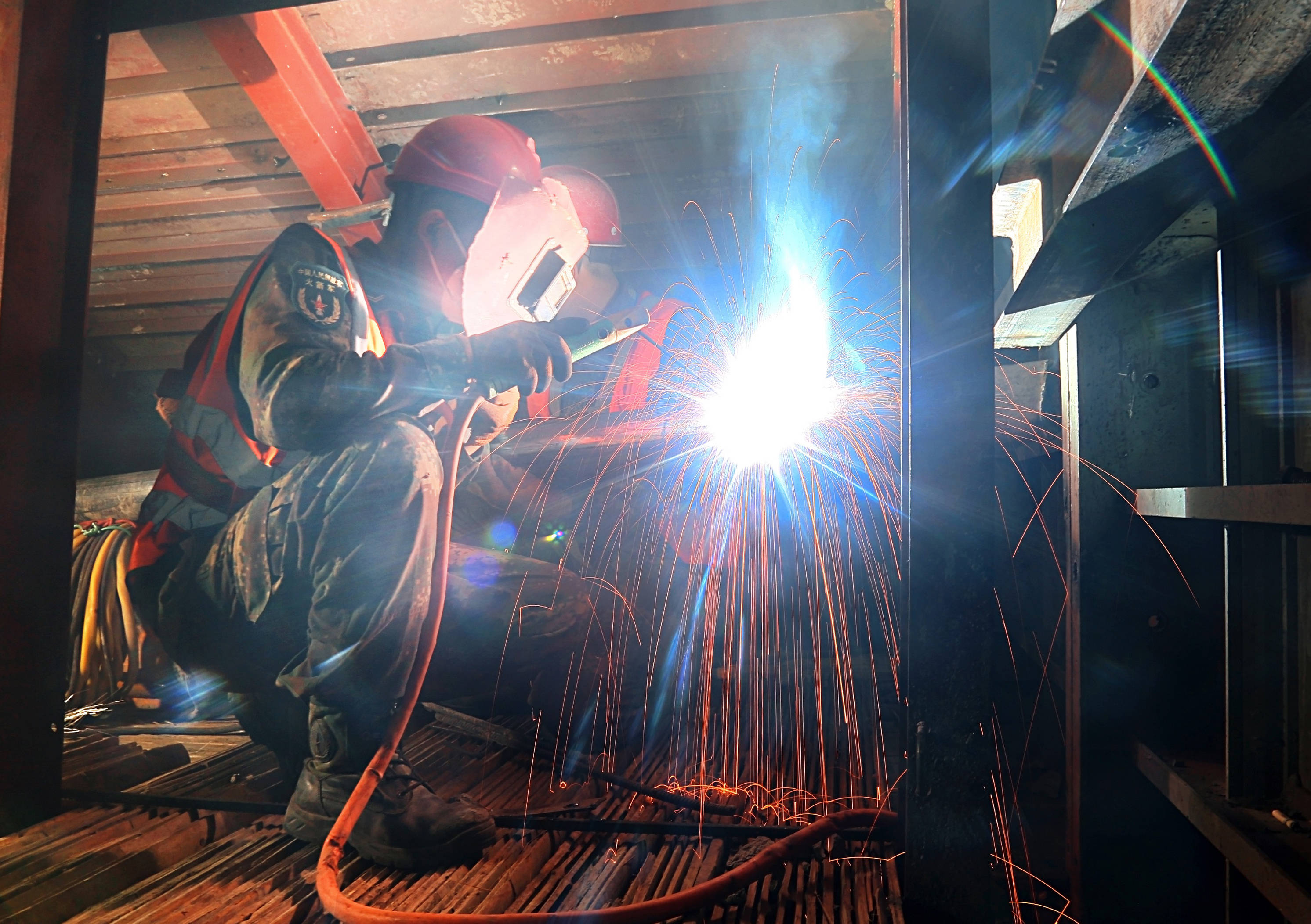 "无名"坐标下的忠诚之歌——走近英雄的导弹工程兵