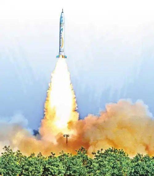 重庆日报解密两江新区航空航天产业链供应链