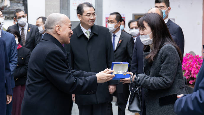 上觀新聞3月31日消息,中美高層戰略對話,楊潔篪,王毅身邊的女翻譯張京