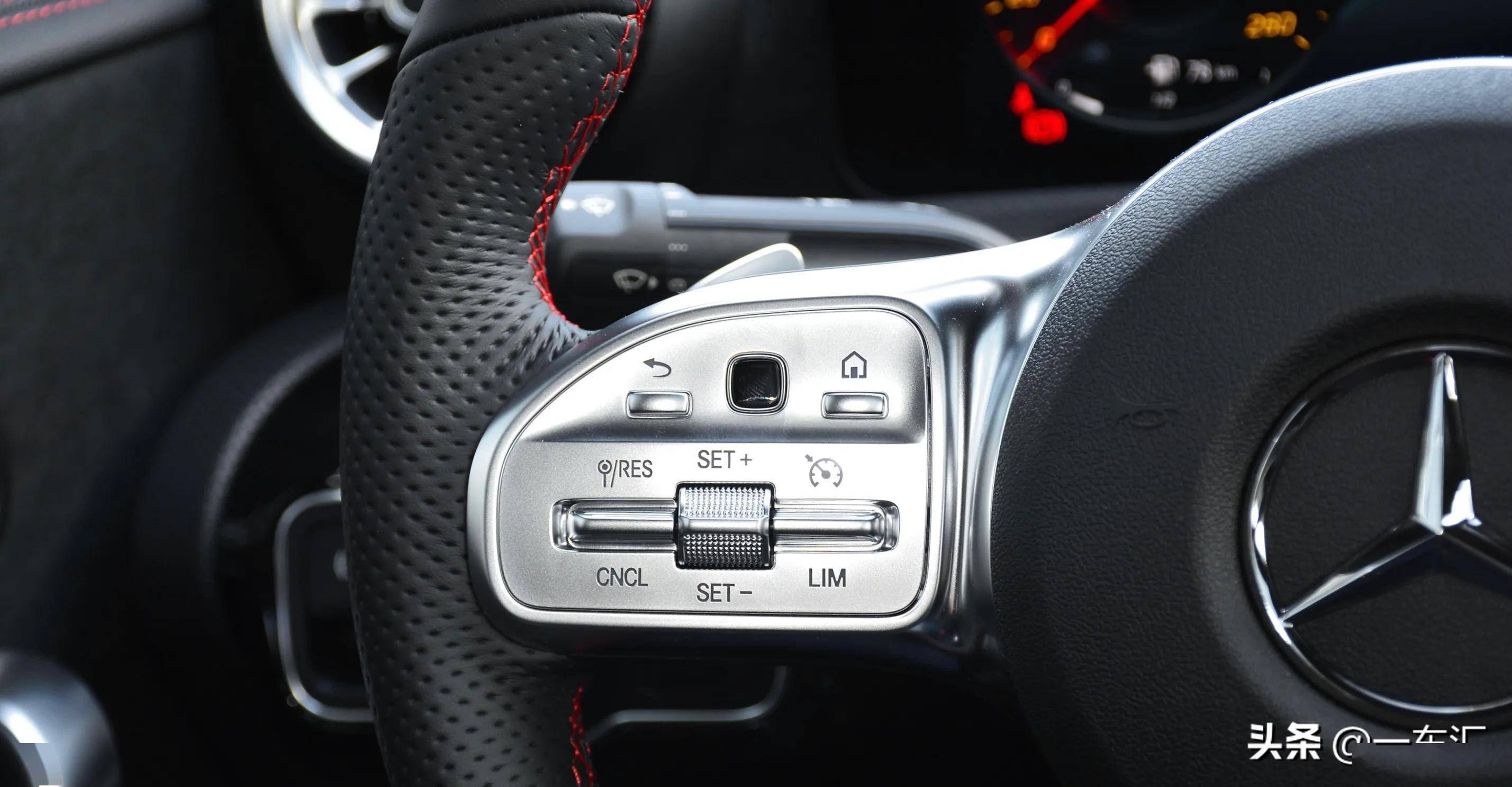 奔驰新款cla20013t动力配四驱开着是否底气更足了