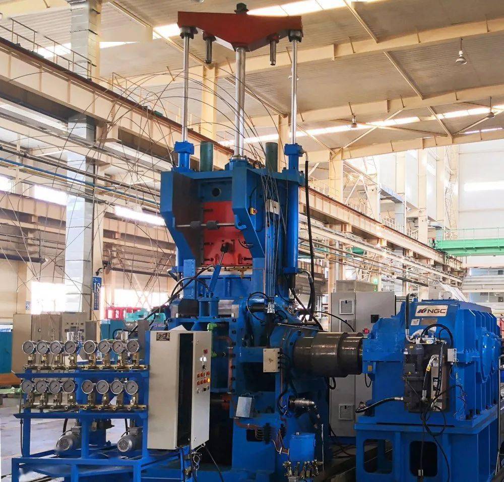 大橡塑多台160l密炼机组同时交付