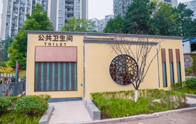 重庆这间公厕长期无水可冲?真相是