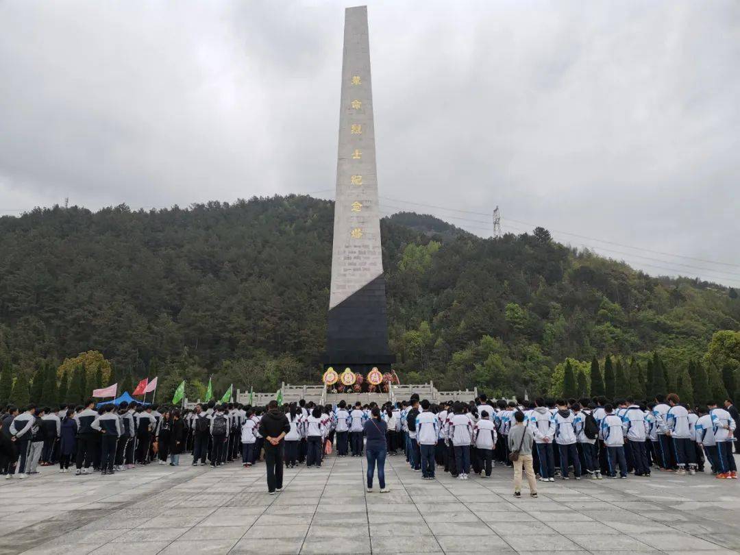 分别安葬在防城城北烈士陵园,凭祥市匠止烈士陵园,马关县马白烈士陵园