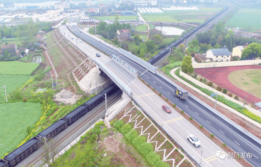 子陵立交桥建成通车