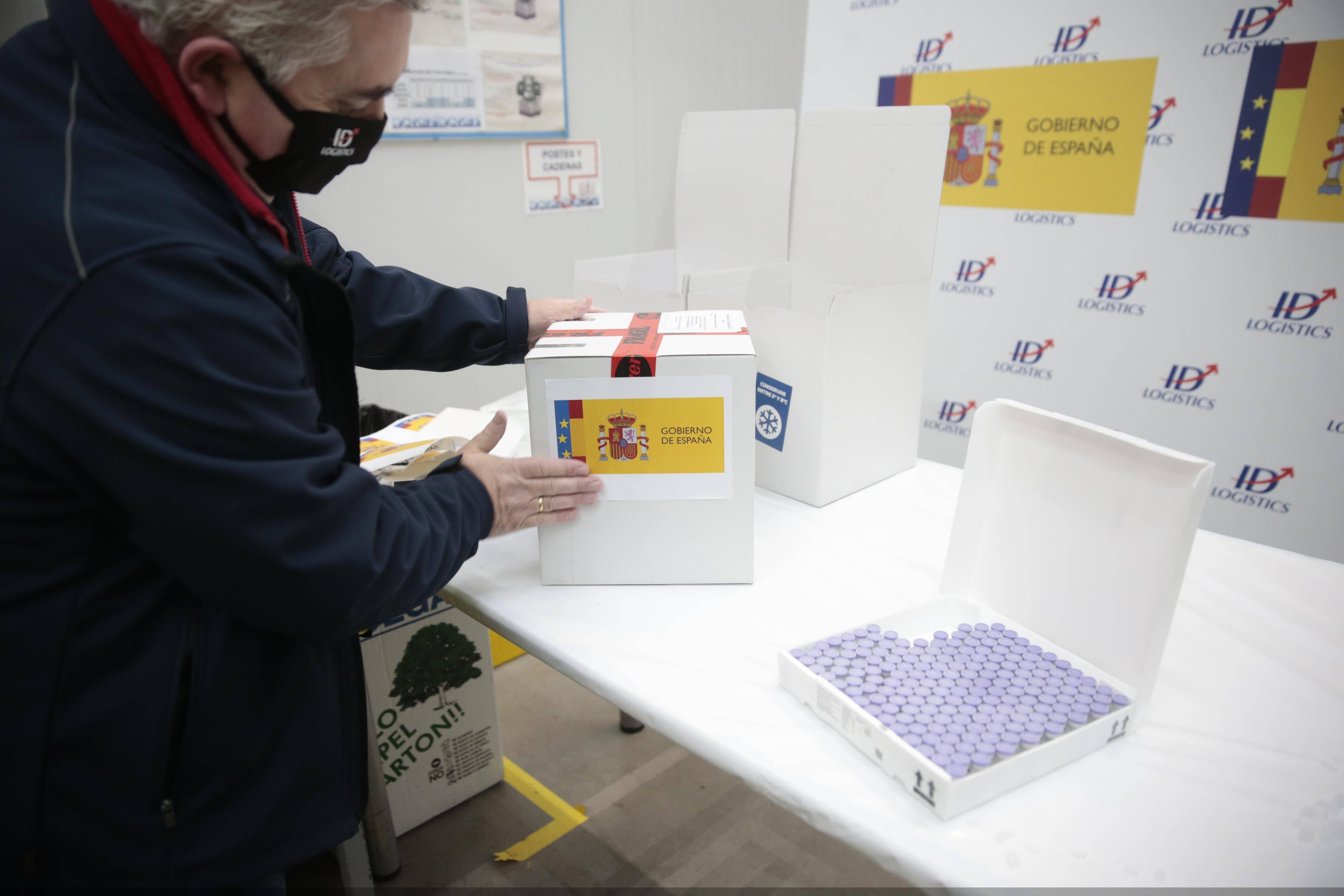 "疫苗护照"呼之欲出 出行自由将至?