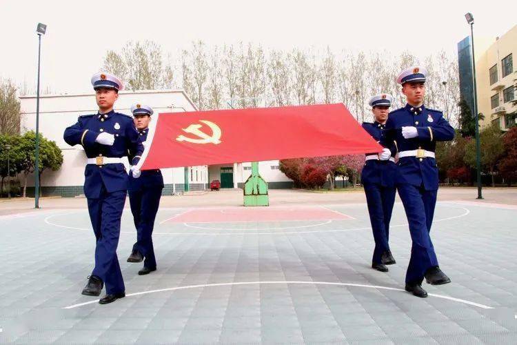 我与党旗有个合影 对党说句心里话