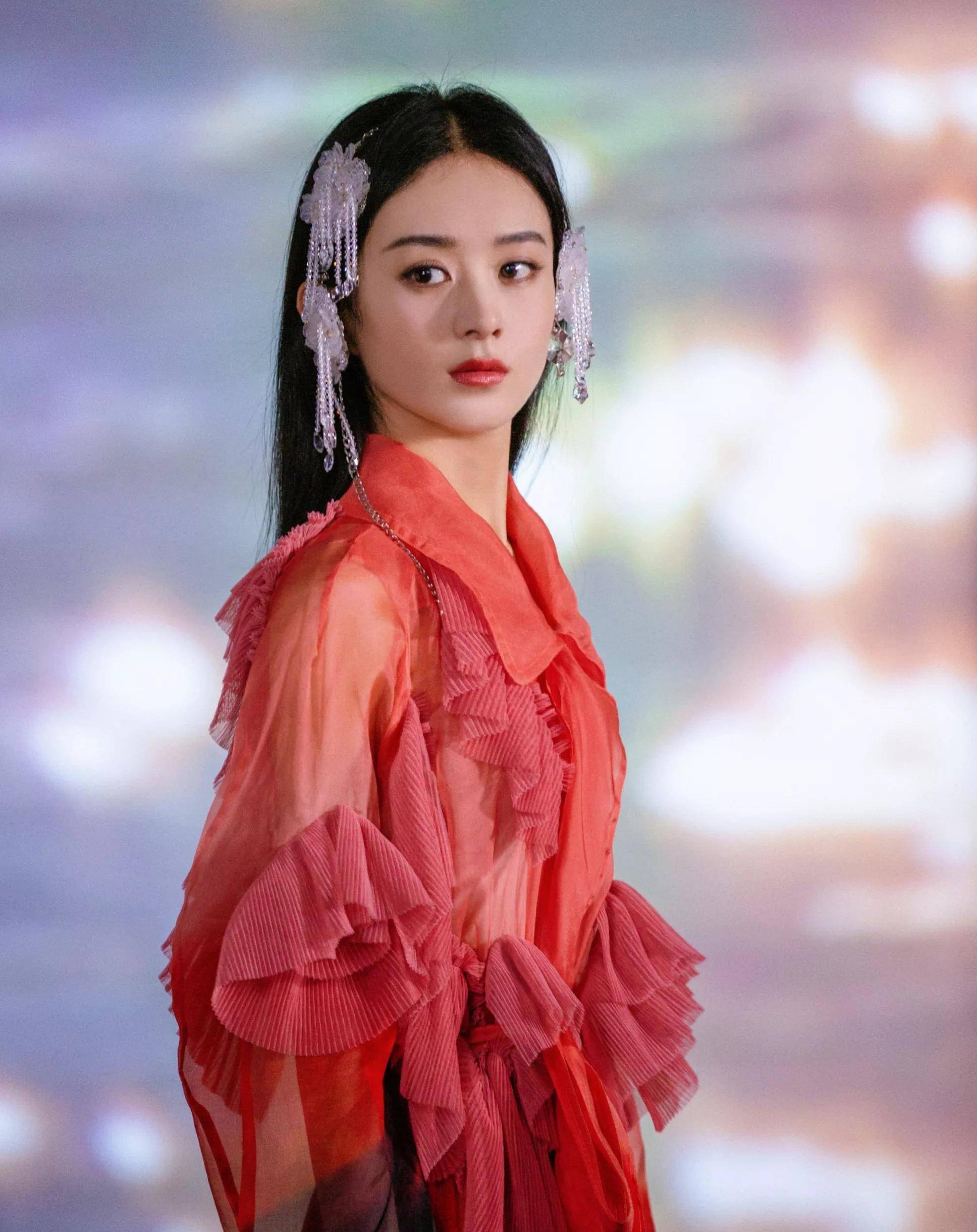 赵丽颖时尚健康四月刊杂志:自然之灵大片造型!