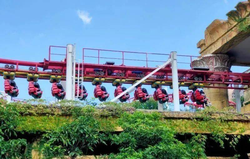 贵安欢乐世界这一刻欢乐世界属于你沙漠飞鹰大摆锤跳楼机等十大主题