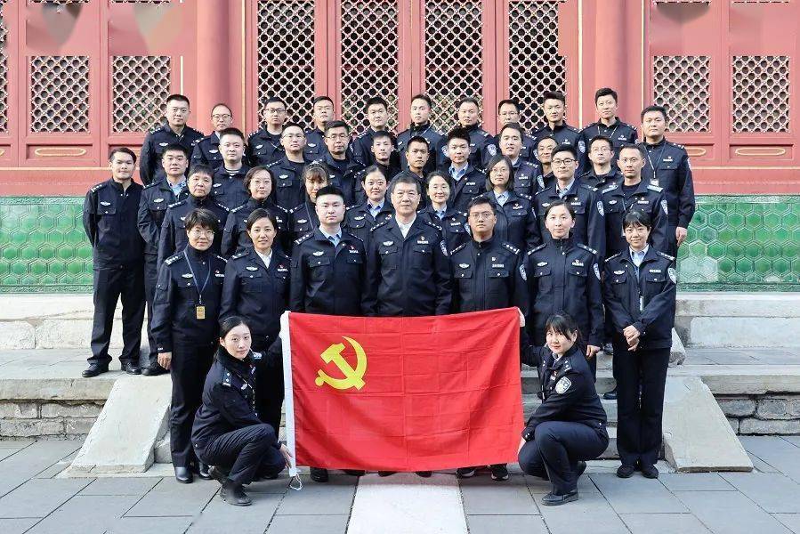 公安部国际刑警工作处在编干部7名其中女性6名