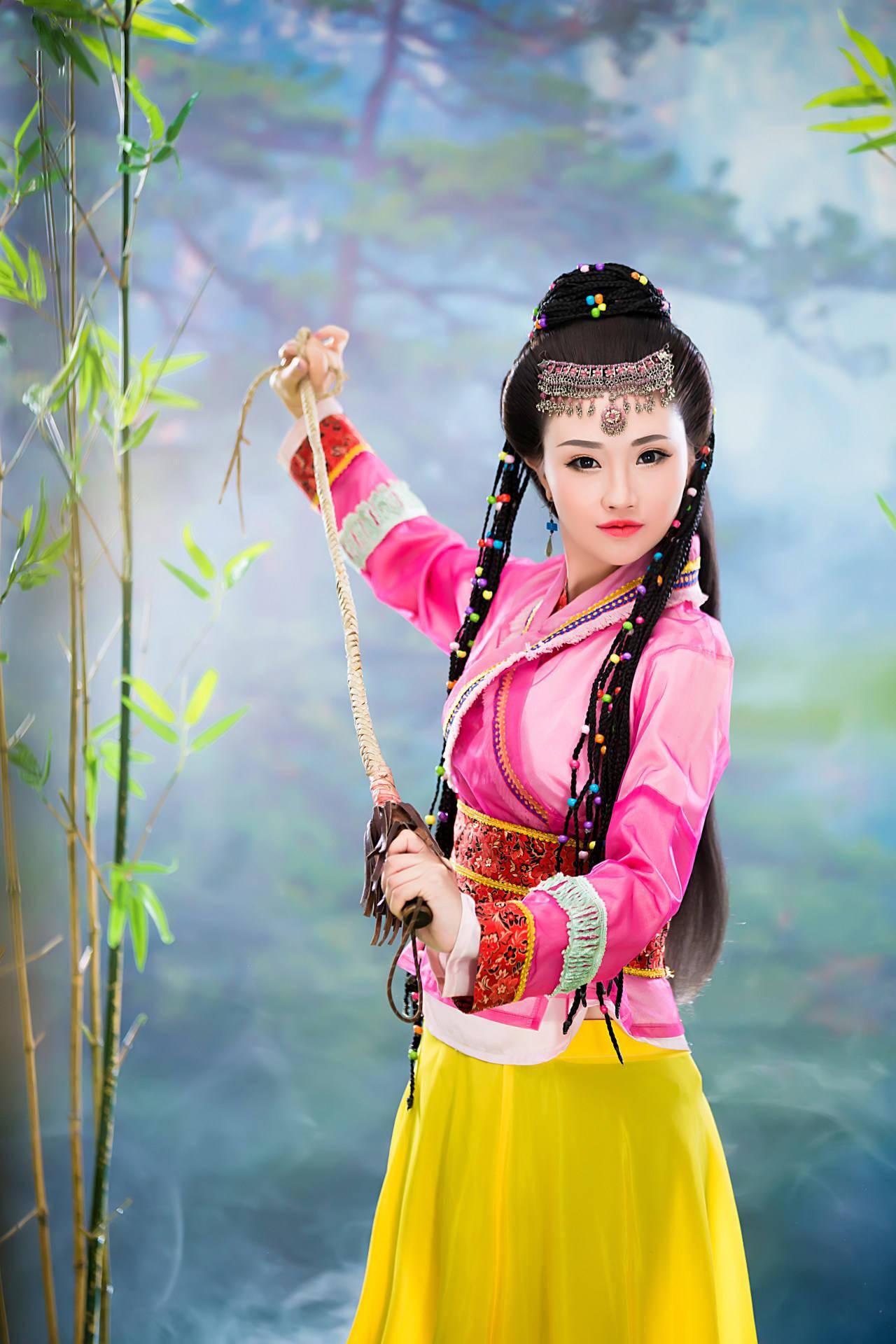 角色名:赵敏 cn:lunaleung/皇甫香凝屠龙刀与倚天剑的出现,引发了江湖