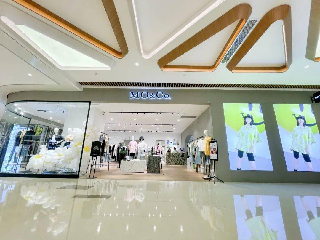 诱人折扣买新衣!今春成都出街,这么穿让人眼前一亮