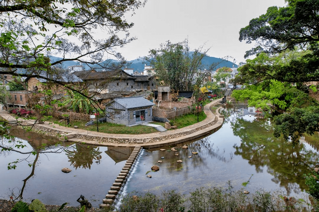 您好我叫蓝溪来自中国上杭