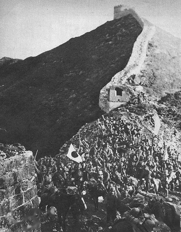 水头长城老照片水头长城北接样边长城,为"南口战役"战斗遗址,设有"