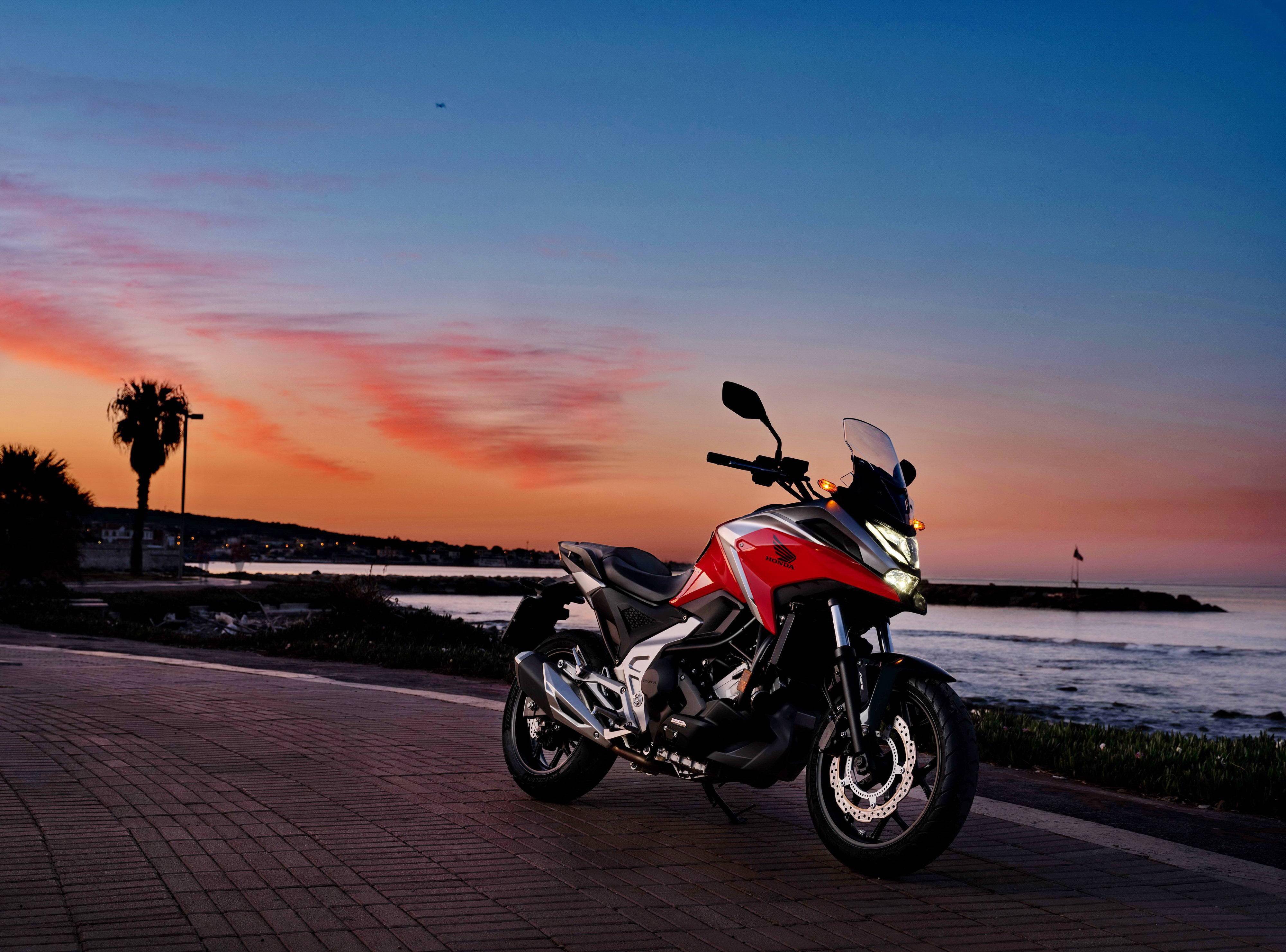 户外特写honda2021nc750x中型探险车