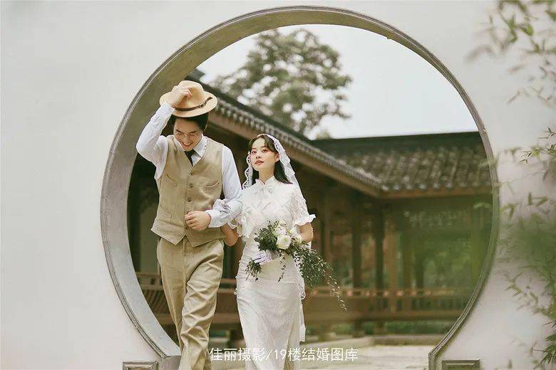 婚礼上必须放婚纱照吗_婚纱照风格(2)