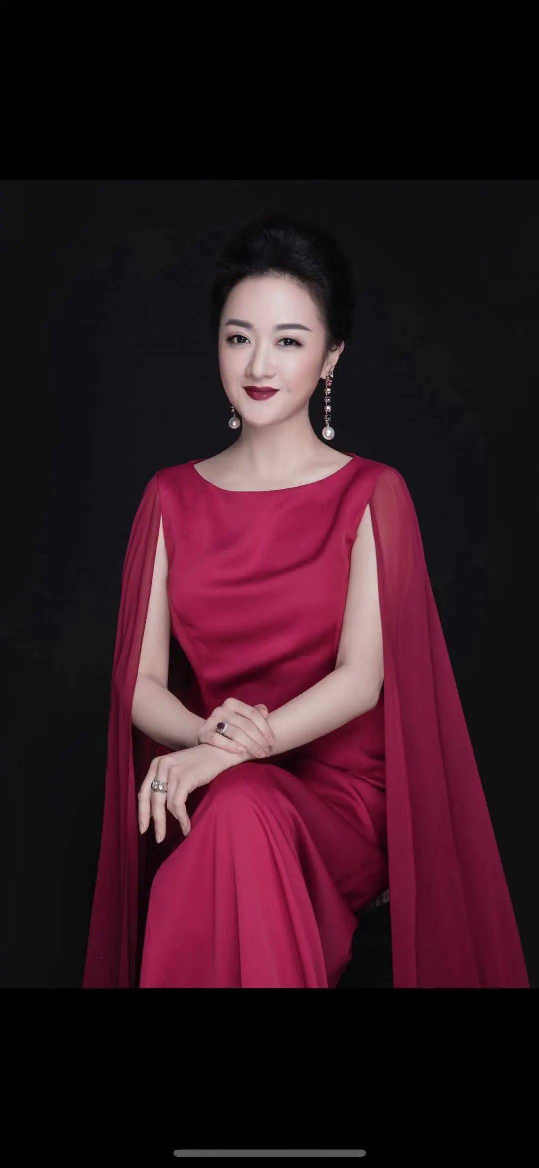 徐晓英徐晓英 女高音歌唱家,国家一级演员,上海歌剧院首席女高音