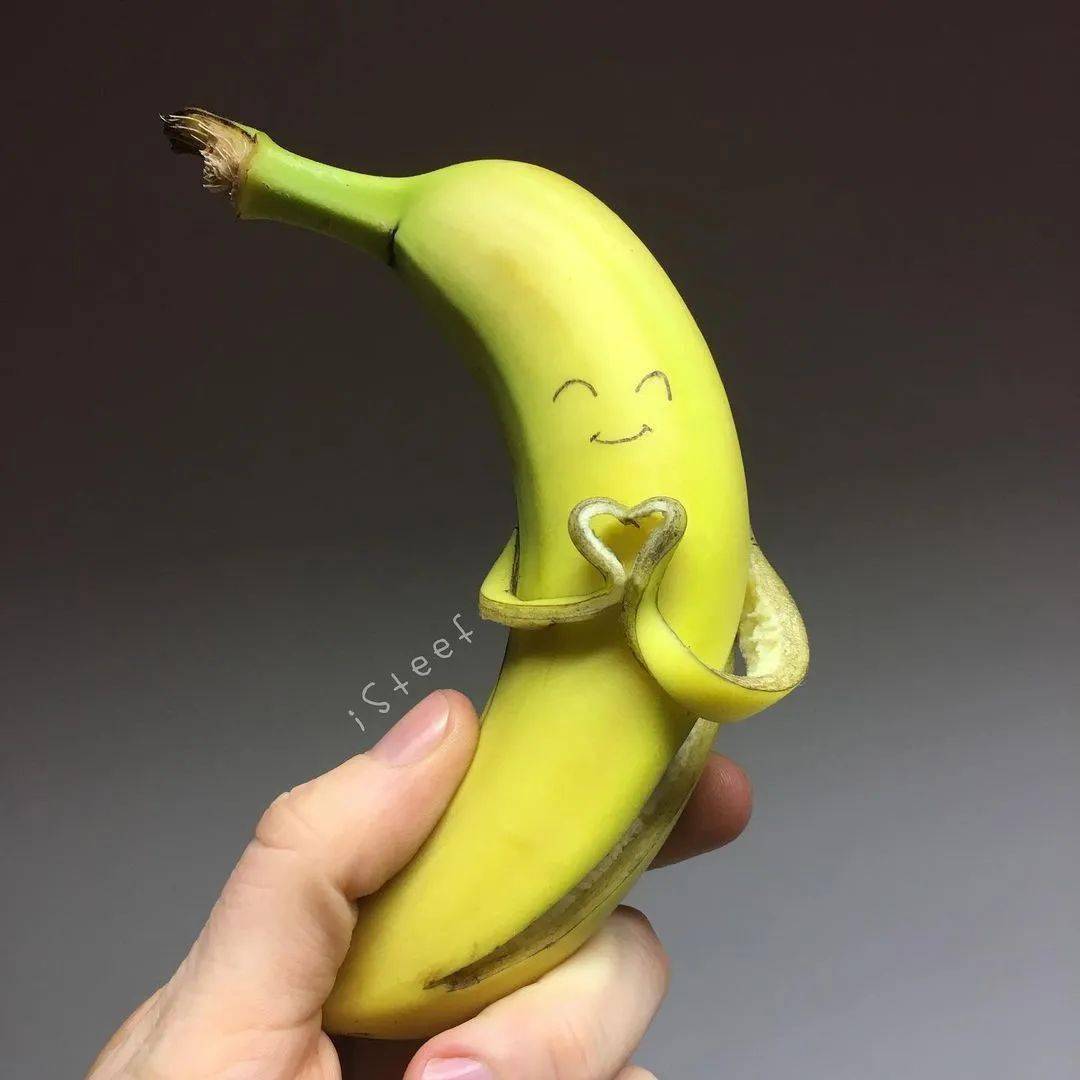 一根香蕉就能变出新花样艺术家们脑洞大开的作画方式我看懵了