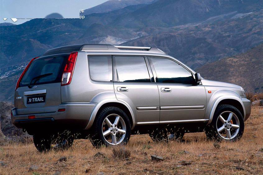 奇骏诞生之前,在紧凑型suv这个细分市场中,丰田有rav4,本田有cr-v