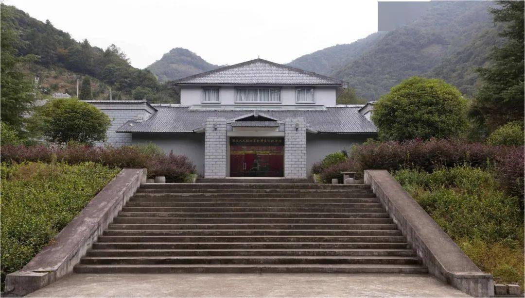 这支队伍的故事,感动了数代人!_金萧